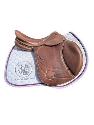 John Whitaker Professional Saddle 17&quot; MW