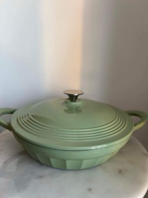 Cast Iron deep dish pan with lid - moss green 3.1Ltr