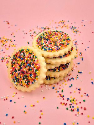 Pack of 10x 100s &amp; 1000s biscuits