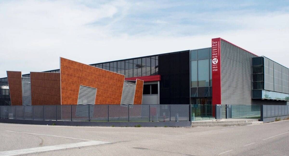 Aerservice workshop in Italy where exhaust extraction systems are manufactured