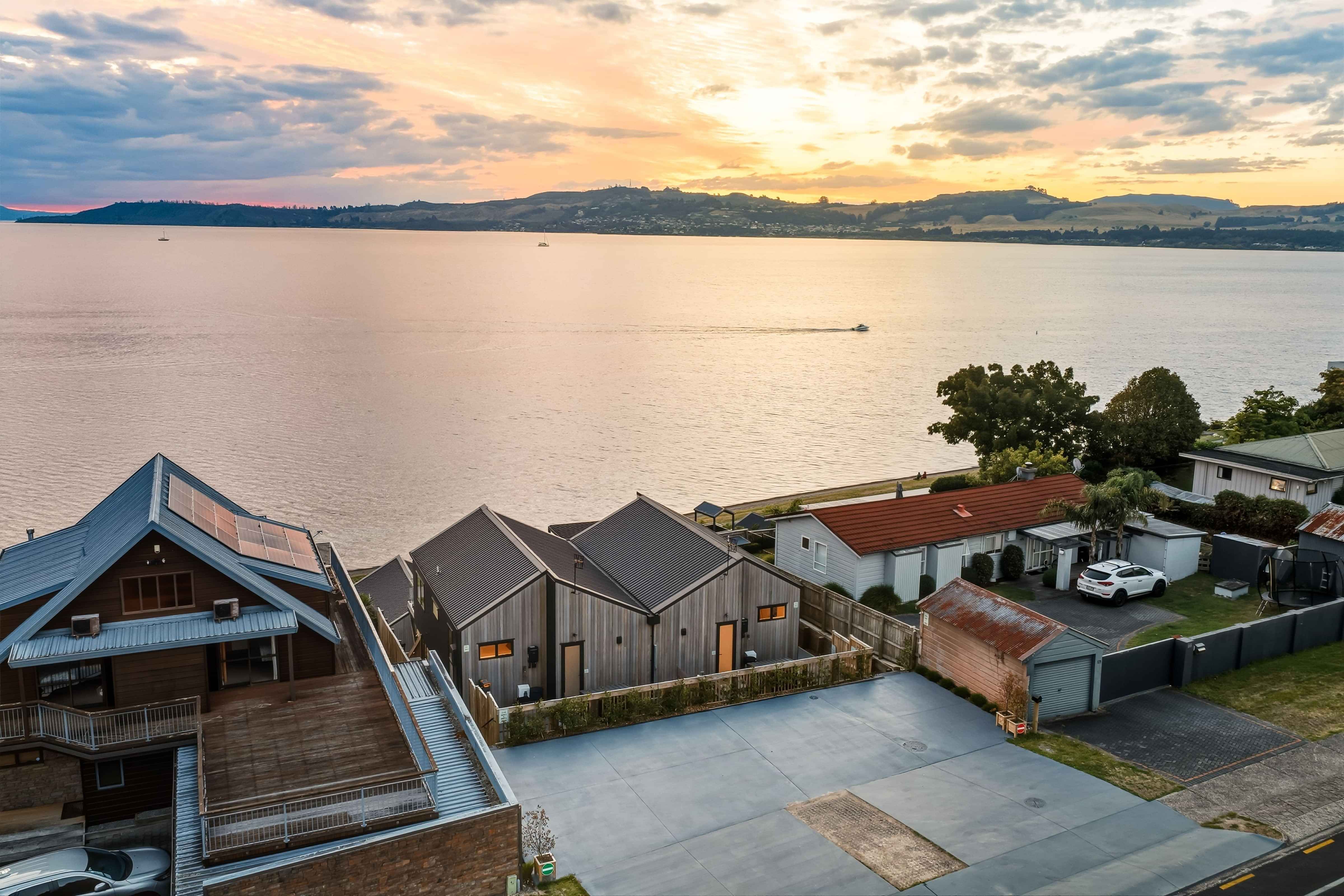 Lakefront accommodation accommodation in Lake Taupo, New Zealand