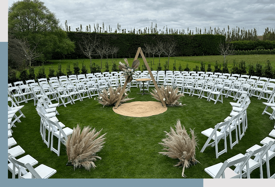 Markovina Vineyard Estate Happy couple posing for photo