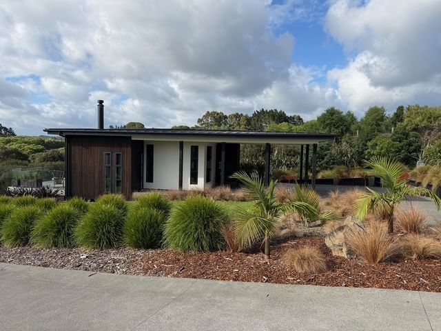 Restful Retreat nearby accommodation to Markovina Estate