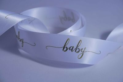 Foil Satin Baby White/Gold 25mm X 25M