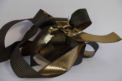 Venezia Wire Edged Black/Gold 38mm X 25M