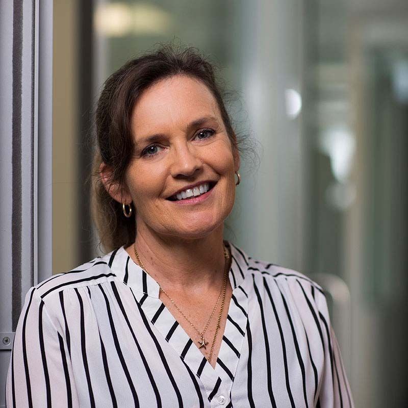 Headshot of baldry + sanford chartered accountant, Lynda at office in Auckland