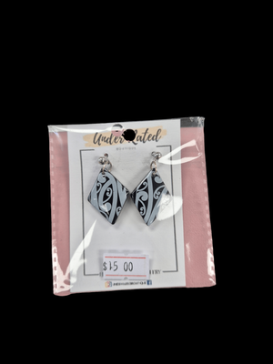 Diamond Black/White Maori Earrings