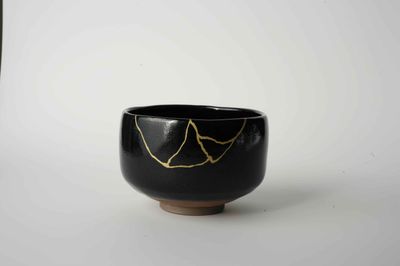 Kintsugi black chawan