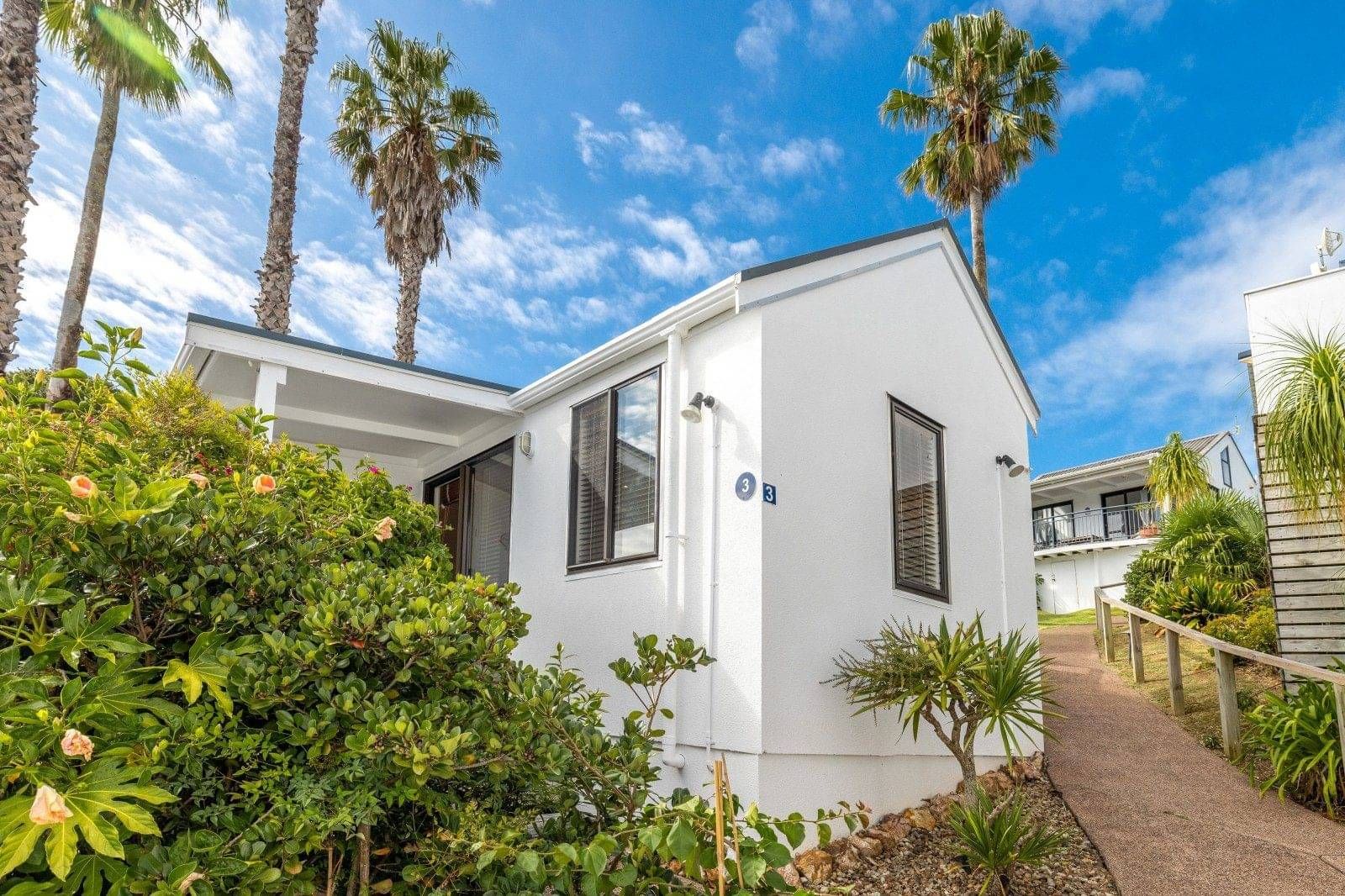 Palm Beach Chalet View of Mawhitipana Bay & the Greater Hauraki Gulf