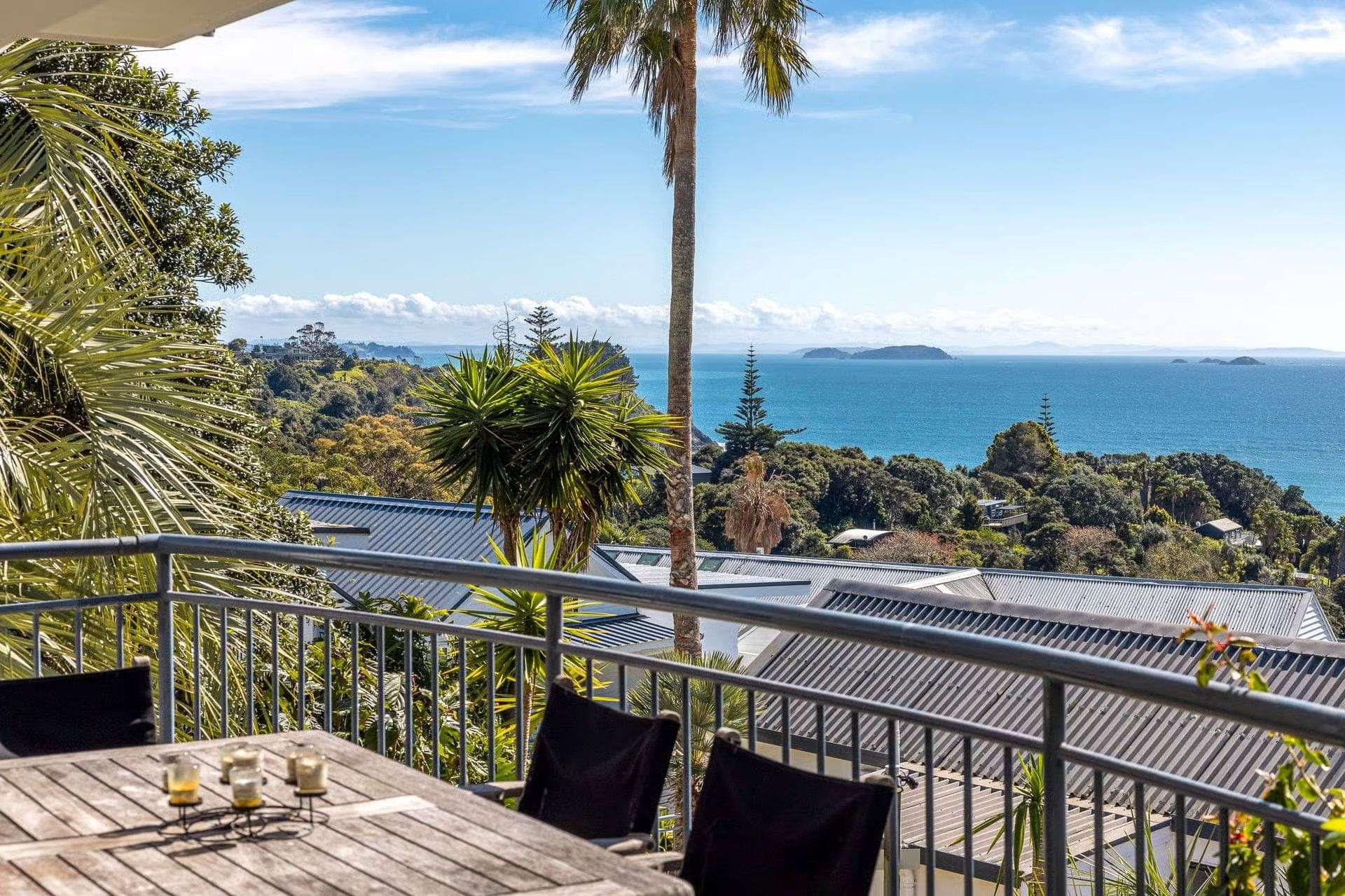 Palm Beach Chalet View of Mawhitipana Bay & the Greater Hauraki Gulf 