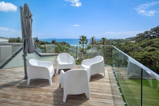 Palm Beach Chalet View of Mawhitipana Bay & the Greater Hauraki Gulf