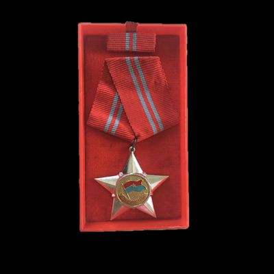 VIET - CONG . SOLIDER OF LIBERATION ORDER 2nd class medal cased.