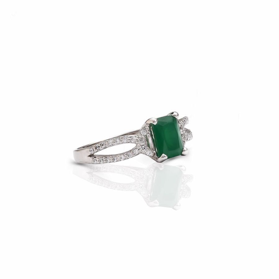 Emerald White Gold and diamond ring