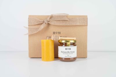 Large Giftbox with Hessian Ribbon.