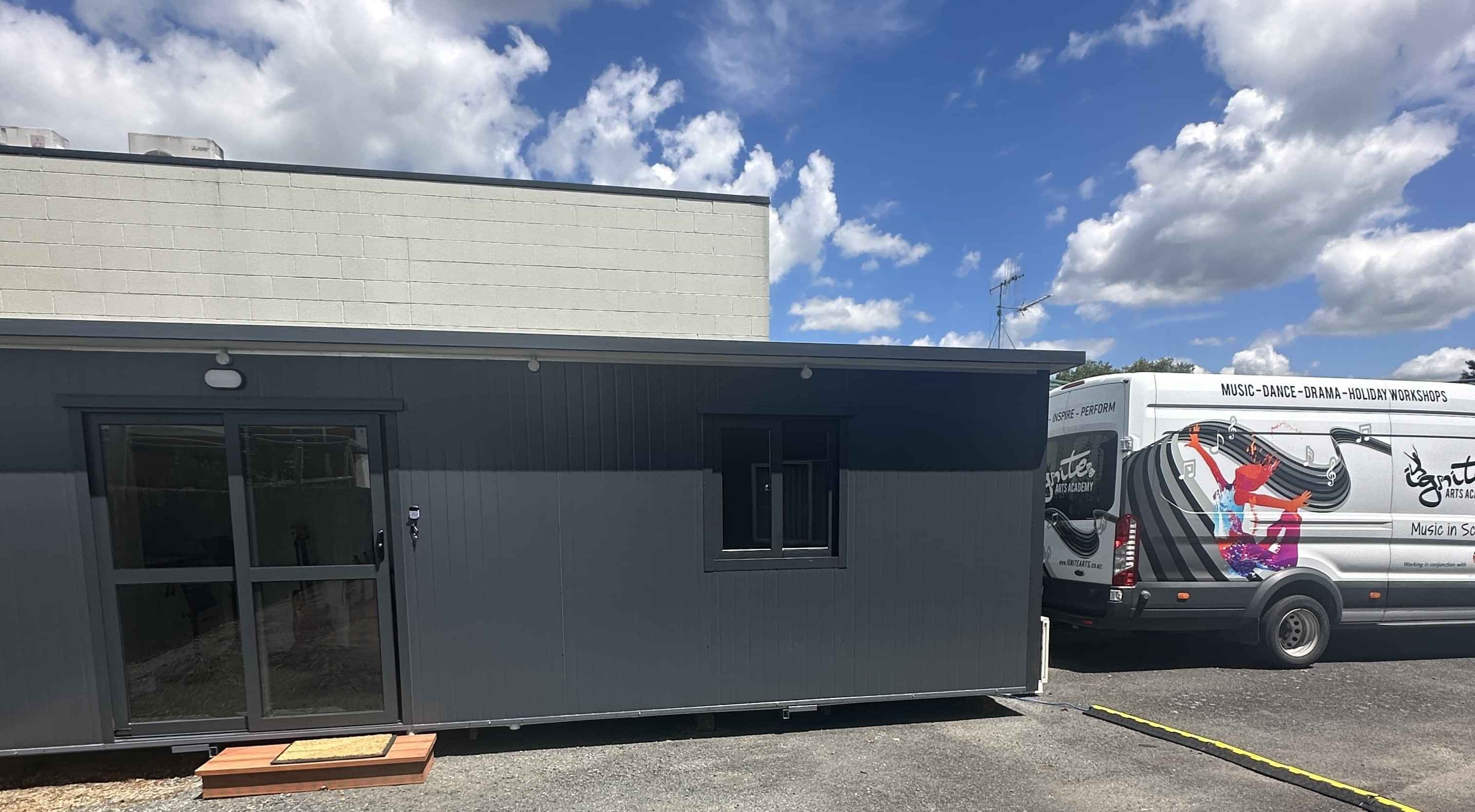 6m x 2.7m very smart grey cabin