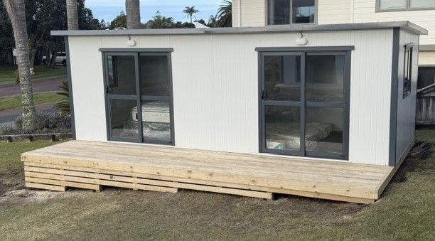 6m x 2.7m very smart grey cabin