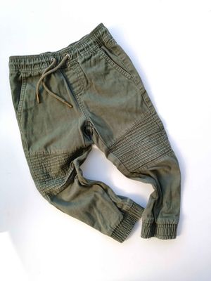 Khaki chinos (3)
