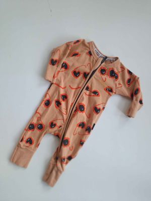 &#039;Heart glasses&#039; wondersuit (NB)