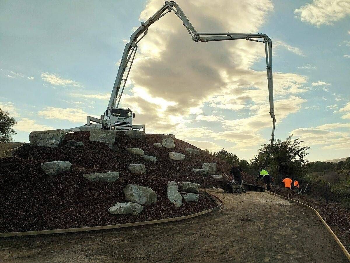 Natural boulder retaining wall built by Ultrascape in Rotorua