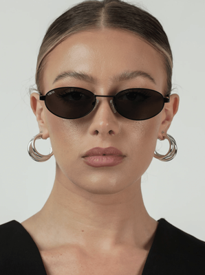 Otra Rosie Sunglasses - black/smoke