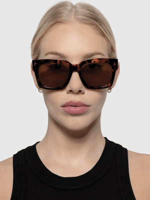 Otra Alba Sunglasses - Tort