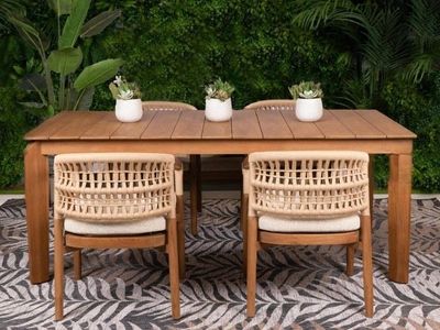 Le Monde - Nova Dining Table