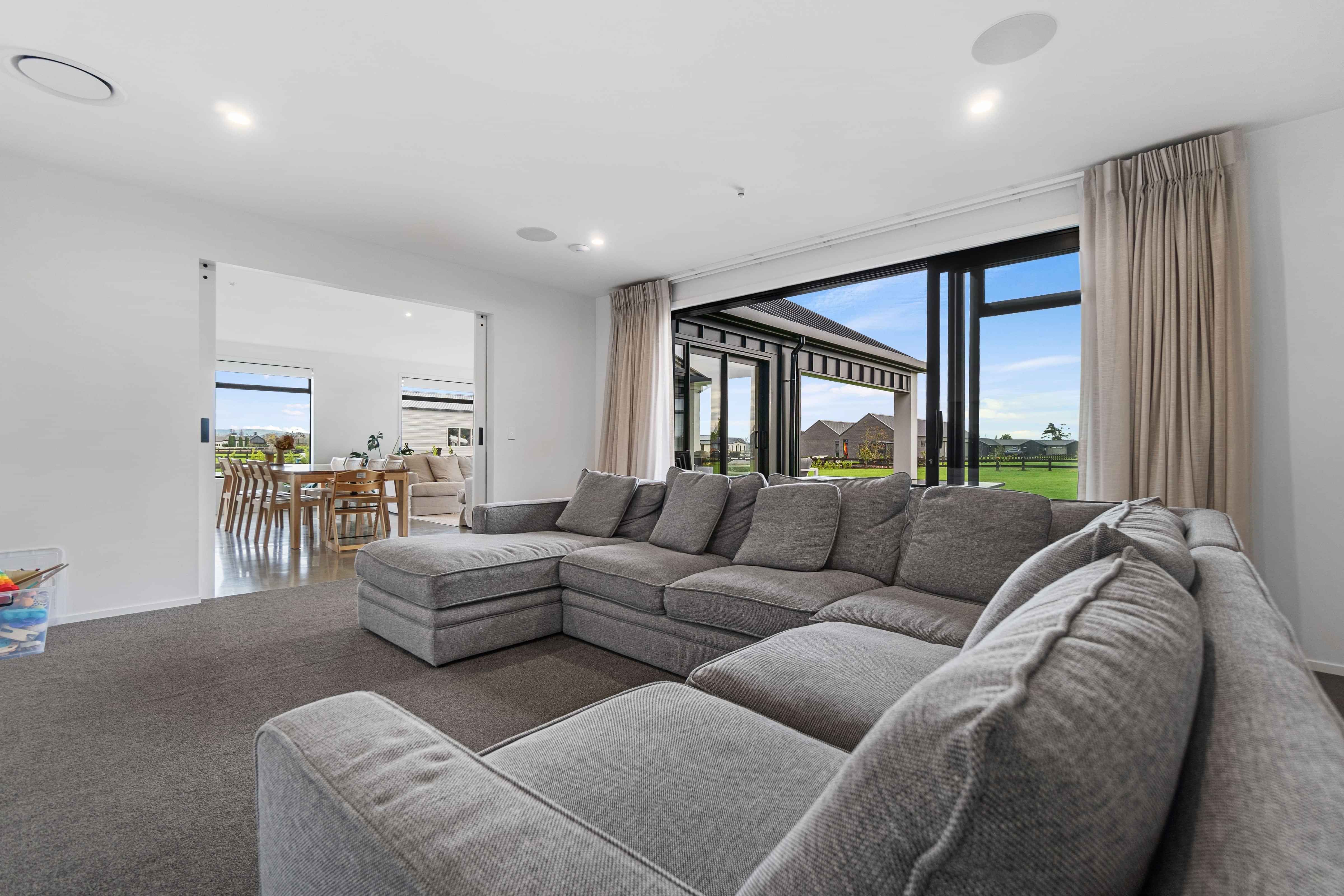 Entertaining space in Cooks Residence – award winning house NZ