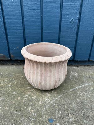 Pembroke Planter - Small
