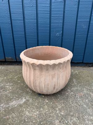 Pembroke Planter - Medium