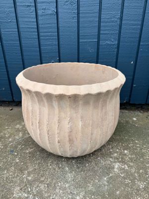 Pembroke Planter - Large