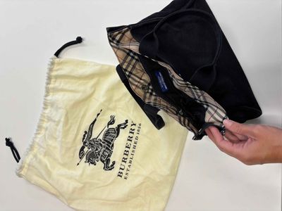 Pre-Loved BURBERRY - Black Cotton Canvas Hobo Bag with Check Lining
