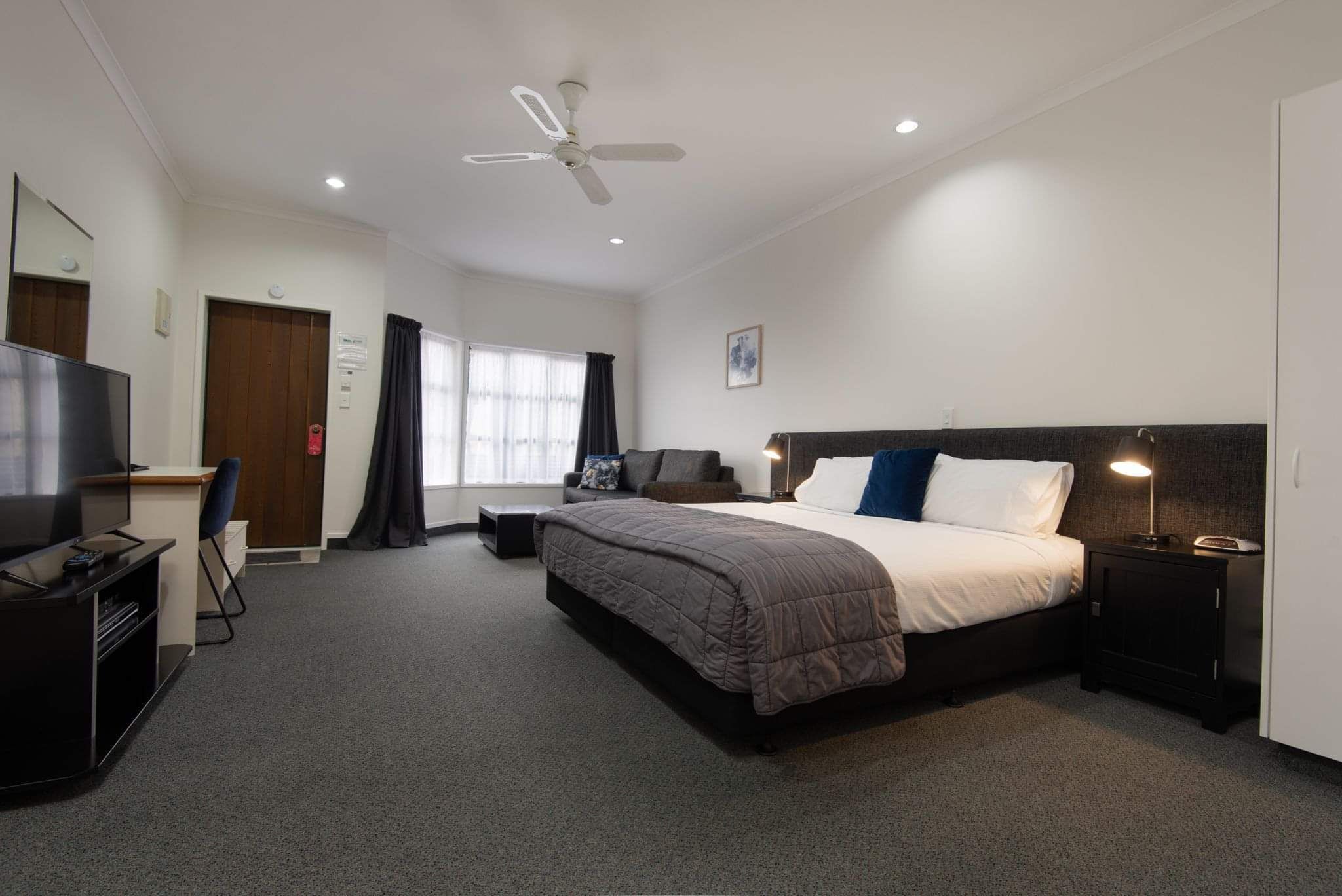 Super King Studio unit at Cambridge Mews showing bed and lounge