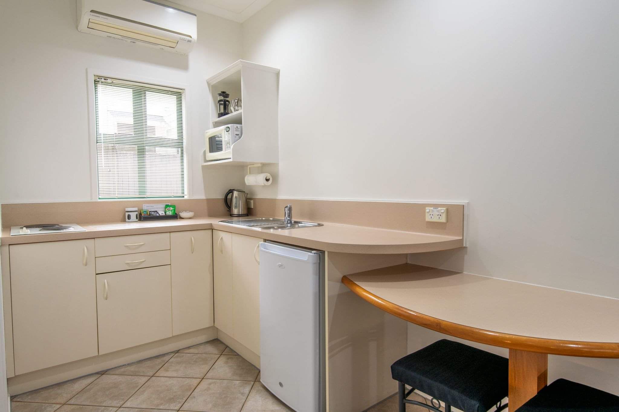 Super King Studio unit at Cambridge Mews showing kitchen