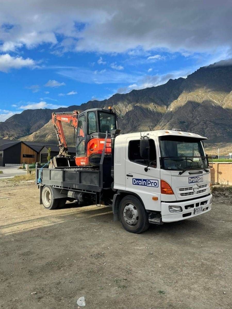 Drainpro truck with digger