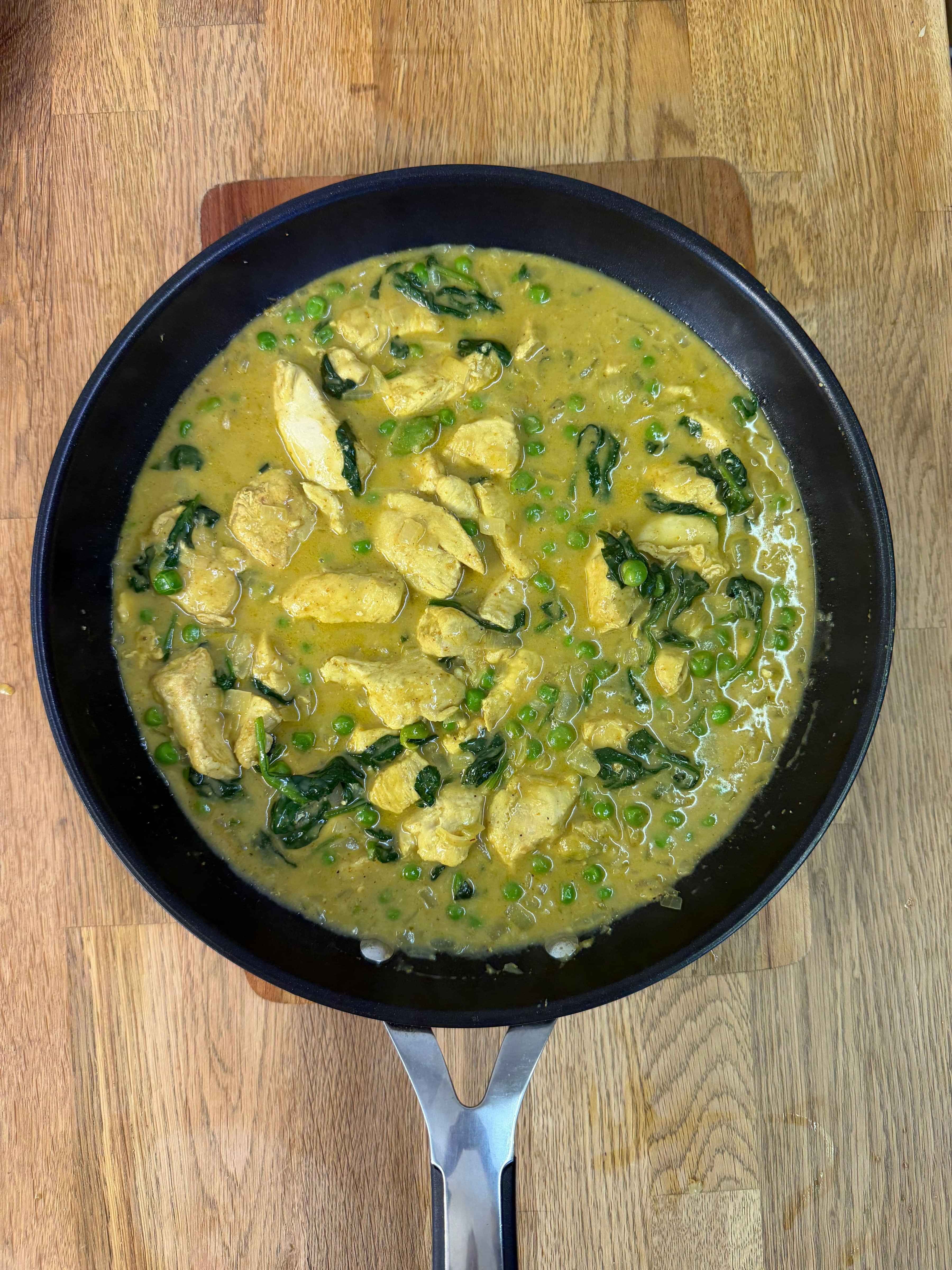 a photo of chicken curry