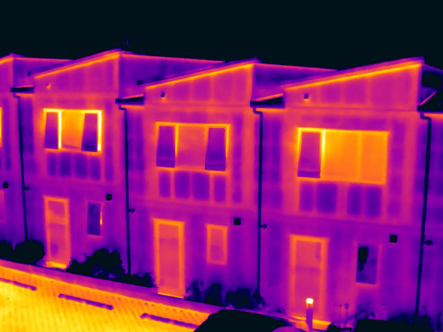 thermal image of a unit with moisture/leaks in Auckland