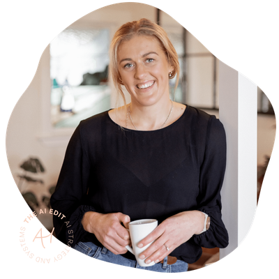 Maria Hilhorst holding a coffee