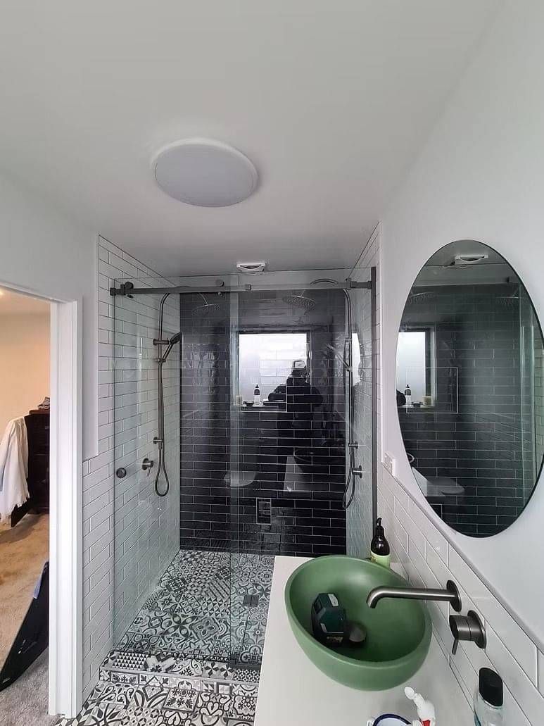 Round bathroom vanity mirror
