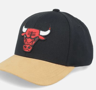 Mitchell &amp; Ness Hatstore Exclusive x Chicago Bulls Suede Visor Black Adjustable