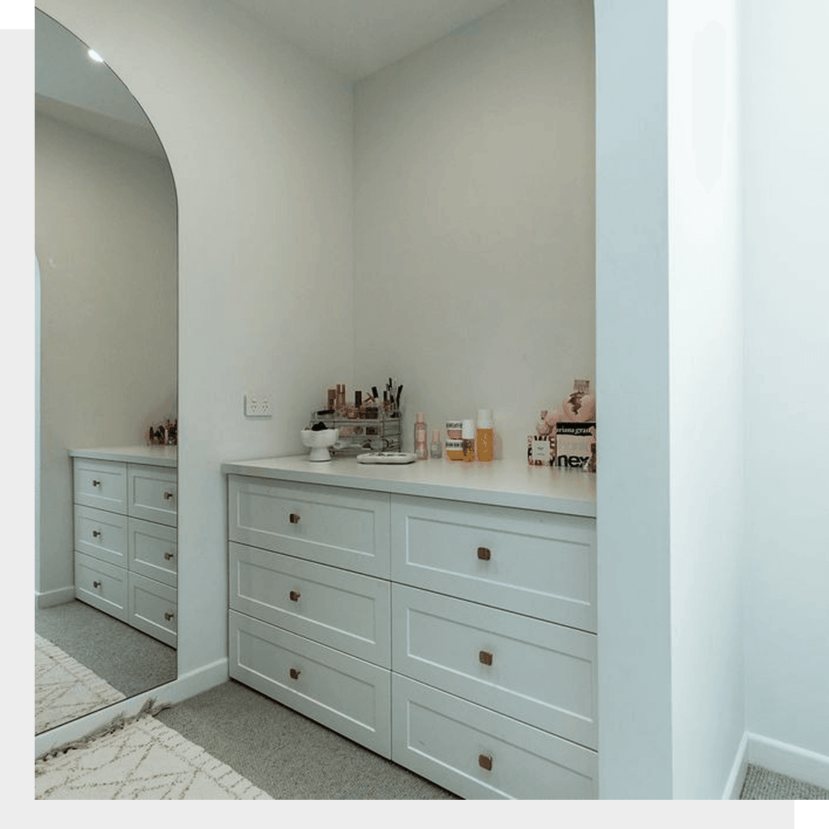 Wardrobe storage
