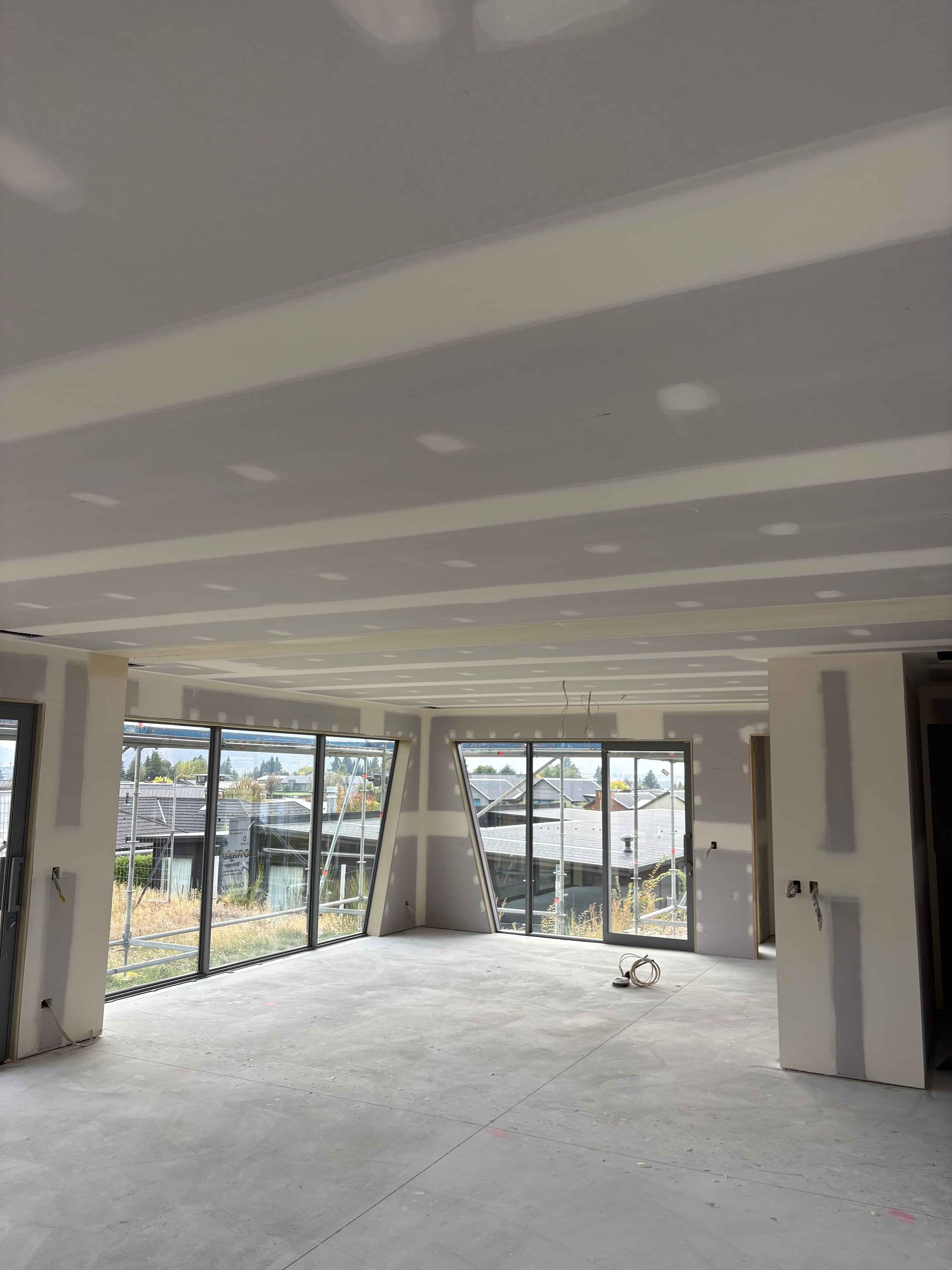 Plasterwork on walls and ceiling