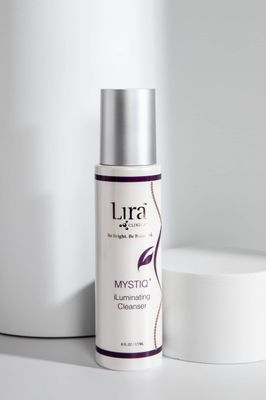LIRA CLINICAL MYSTIQ iLuminating Cleanser