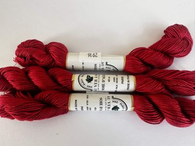 Au Ver A Soie silk- 2916 - red 45 metres