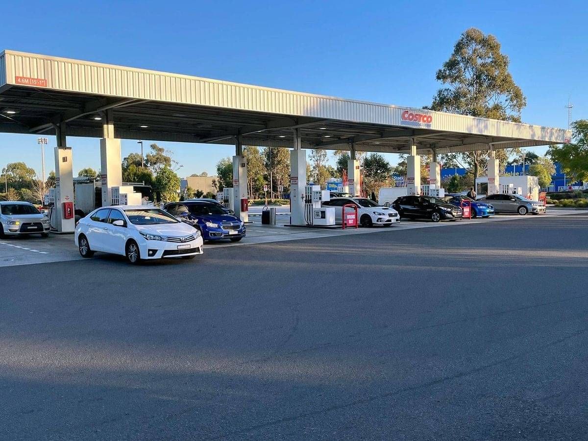 Glassbox outdoor payment terminal for self-service fuel transactions
