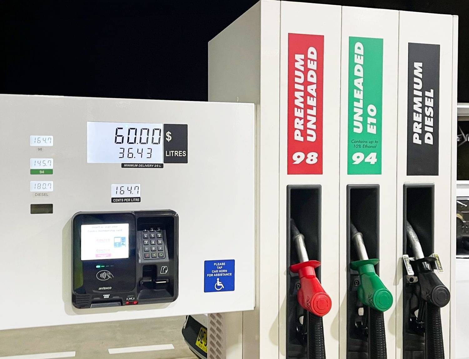 Glassbox outdoor payment terminal for self-service fuel transactions