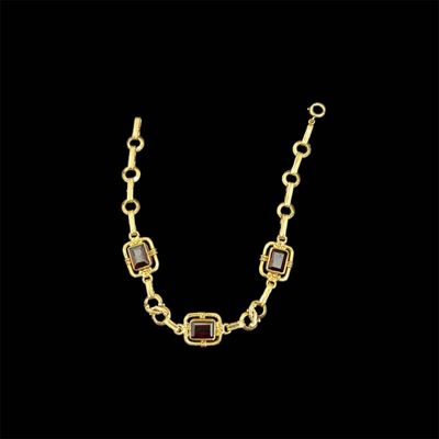 A8356 - 14ct garnet bracelet
