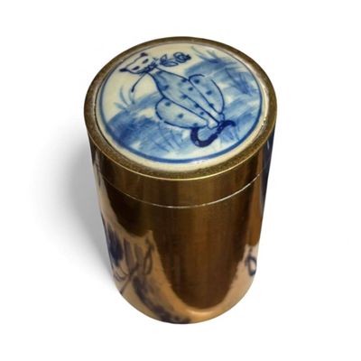 VINTAGE BRASS CANISTER WITH PORCELAIN BLUE WHITE CAT LID