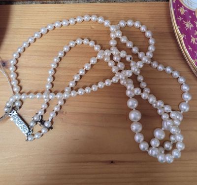 J6429	Vintage Costume Jewelry Pearls