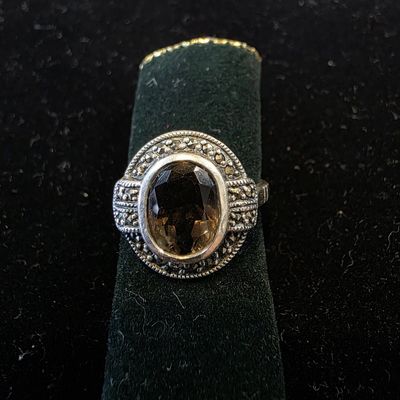 J6585 SMOKEY QUARTZ OVAL AND MARQUISITE RING