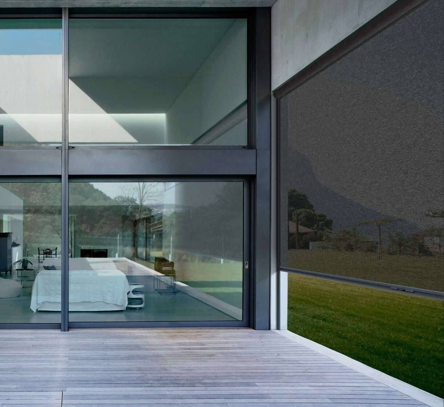 ZipTrak outdoor blind system for all-weather outdoor entertaining space